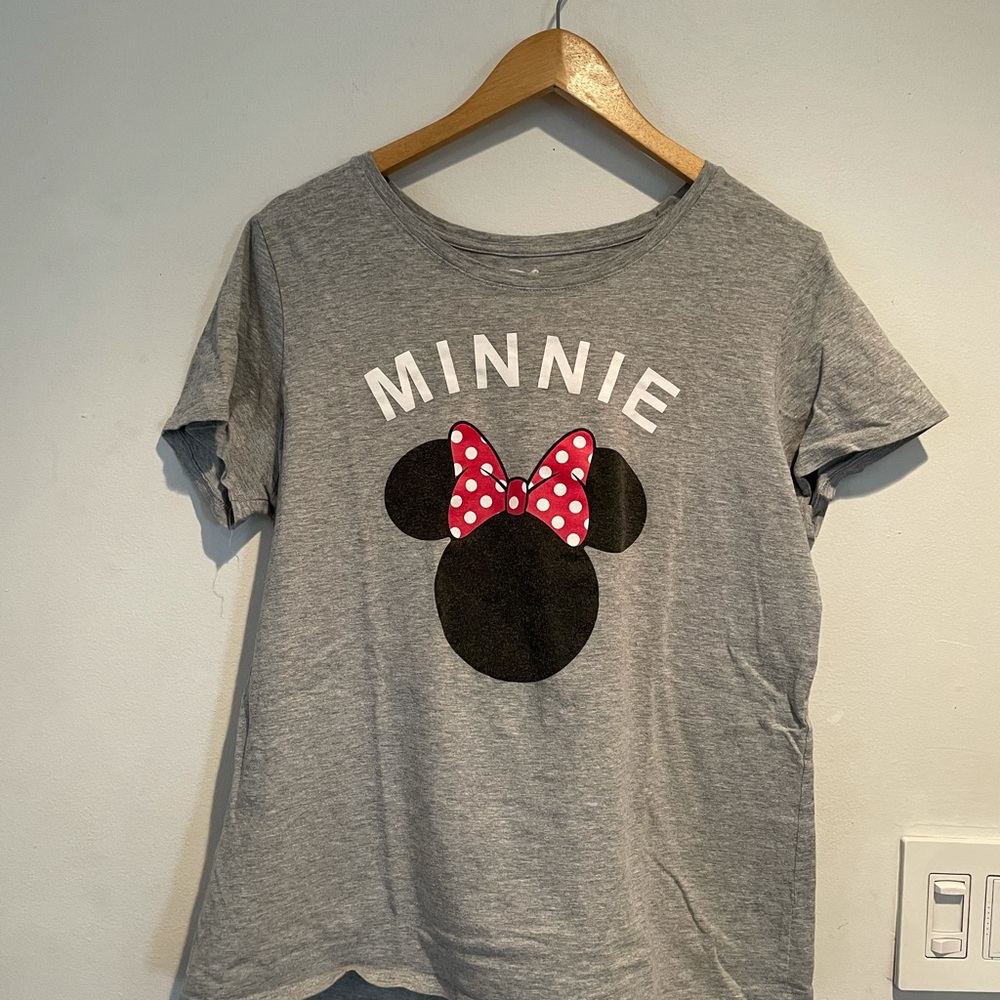 🌹✨ Disney Minnie Mouse Gray Tee Shirt, Large
